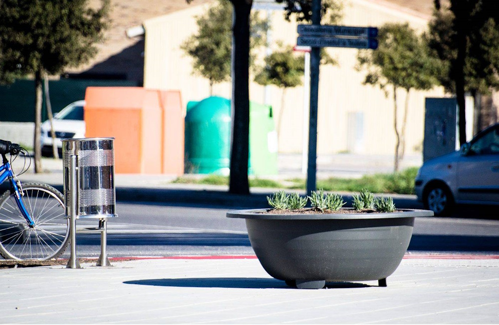 Jardinera esférica de acero de 930 x470 UM1100PM - Imagen 2